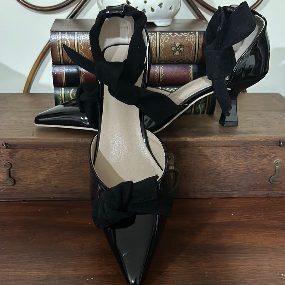 Elegant Black Women's Shoes with Bow Detail - Picture 2 of 6